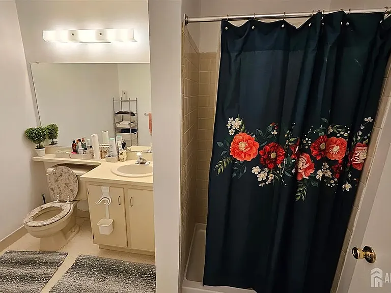 73 Rachel Ct — Photo 2
