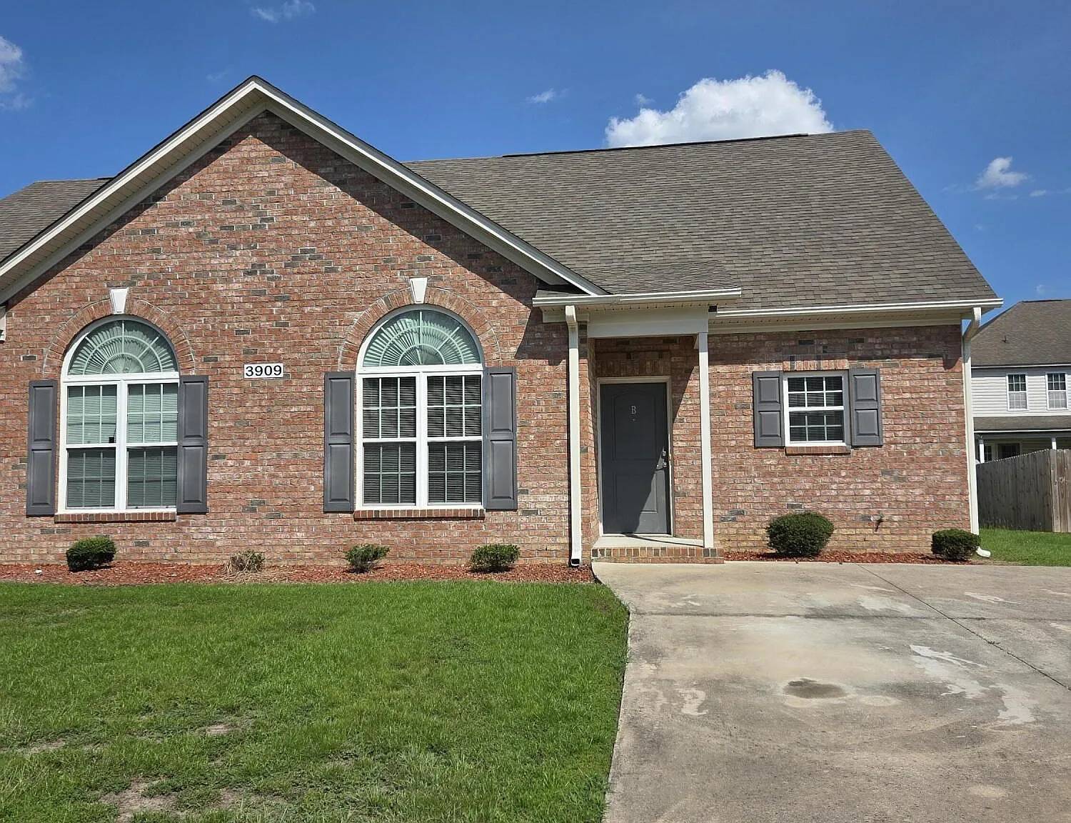 3 bed, 3.0 bath, 1549 sqft, $1,750 — Photo 1