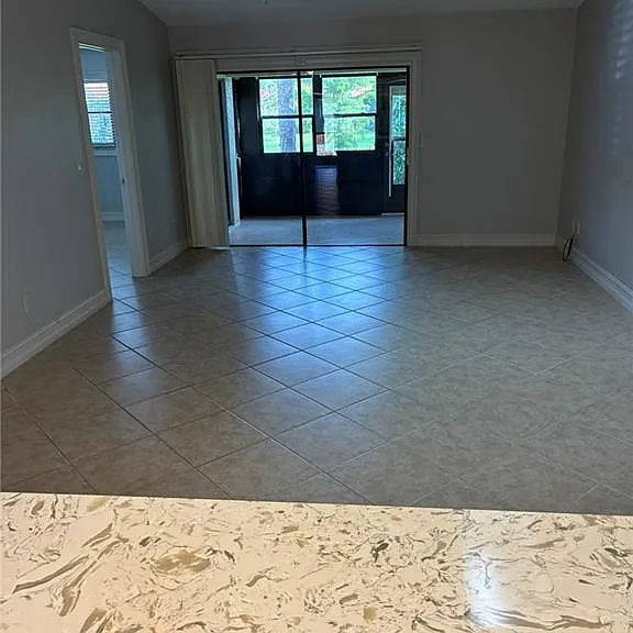 2074 Pine Isle Ln #2074 — Photo 4