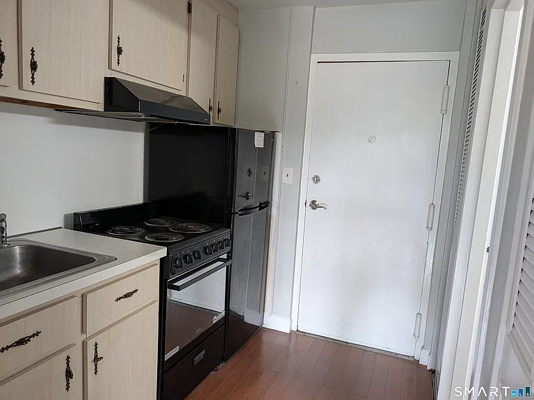 25 Ellsworth St #13 — Photo 9
