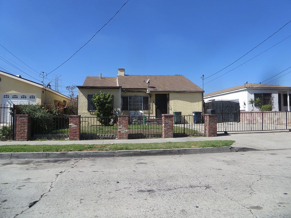 1st image of 9011 S Fir Ave