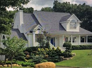 150 Farm Rd E, Wading River, NY 11792