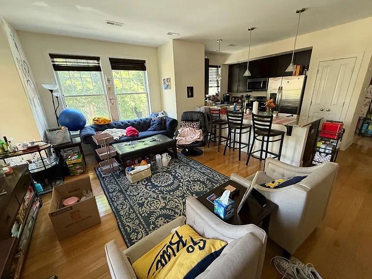 924 Catherine St — Photo 4