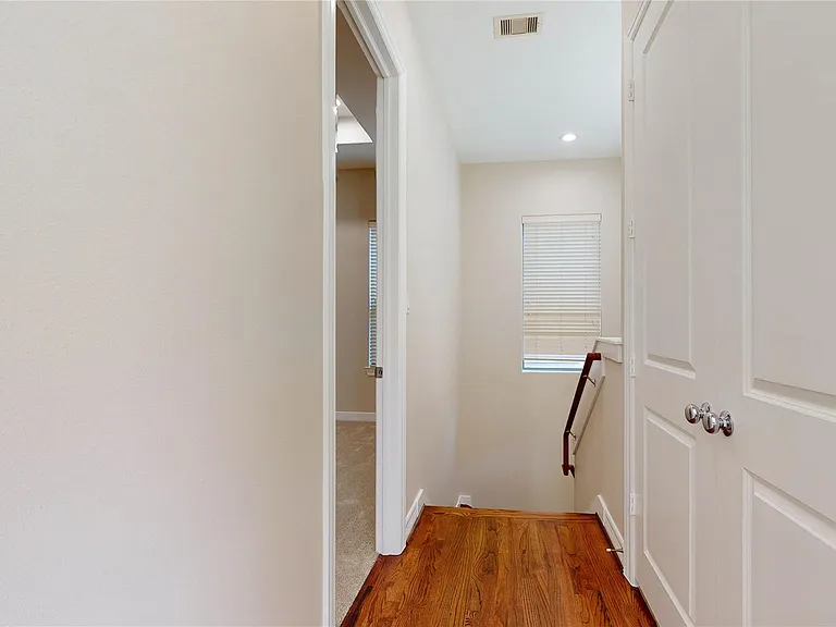 3826 Center St — Photo 13