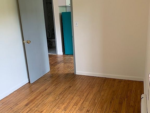 5th image of 219 Eldridge St #3B