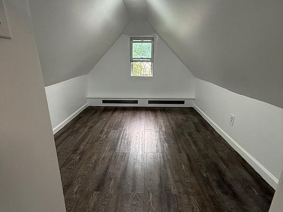 5th image of 12 Cedar Pl APT 3