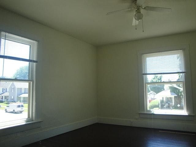 2nd image of 523 1/2 Central Ave