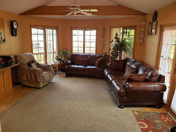3rd image of 8013 Hillcrest Ln