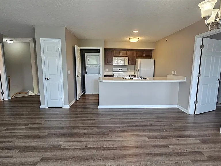 1609 Hill Park Ct — Photo 25