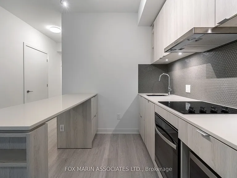 11 Yorkville Ave #802 — Photo 5