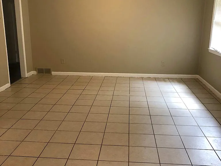 5091 Breckenwood Dr — Photo 6