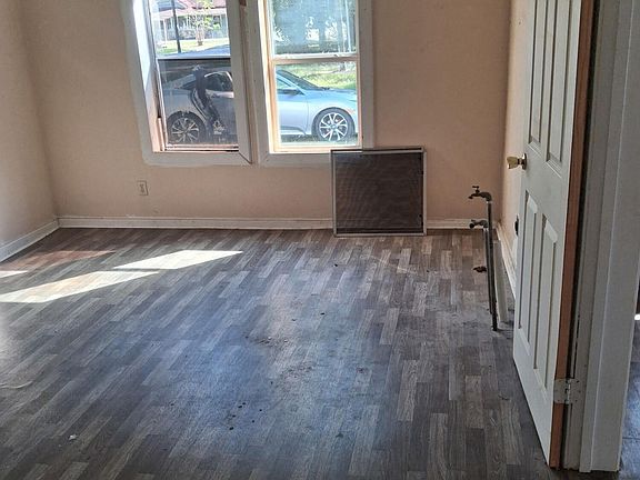 5th image of 510 3rd St