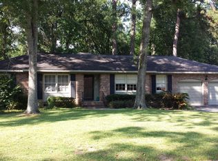 18 Lombardi Ln, Hanahan, SC 29410