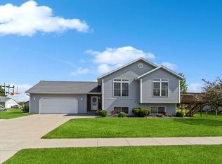 1014 North St, Williamsburg, IA 52361