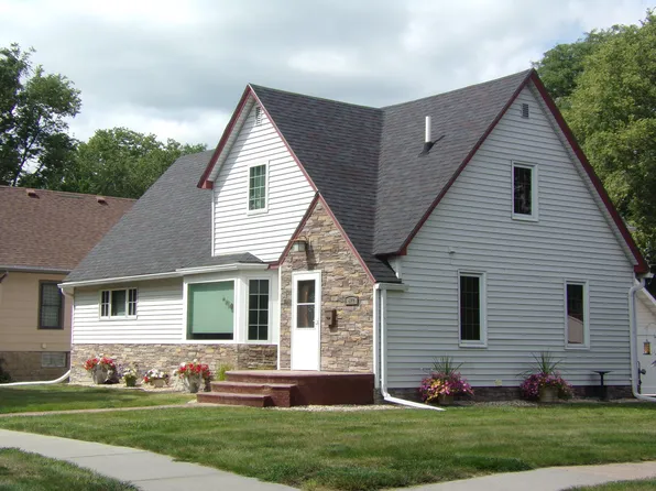 622 E 2nd Ave, Mitchell, SD 57301