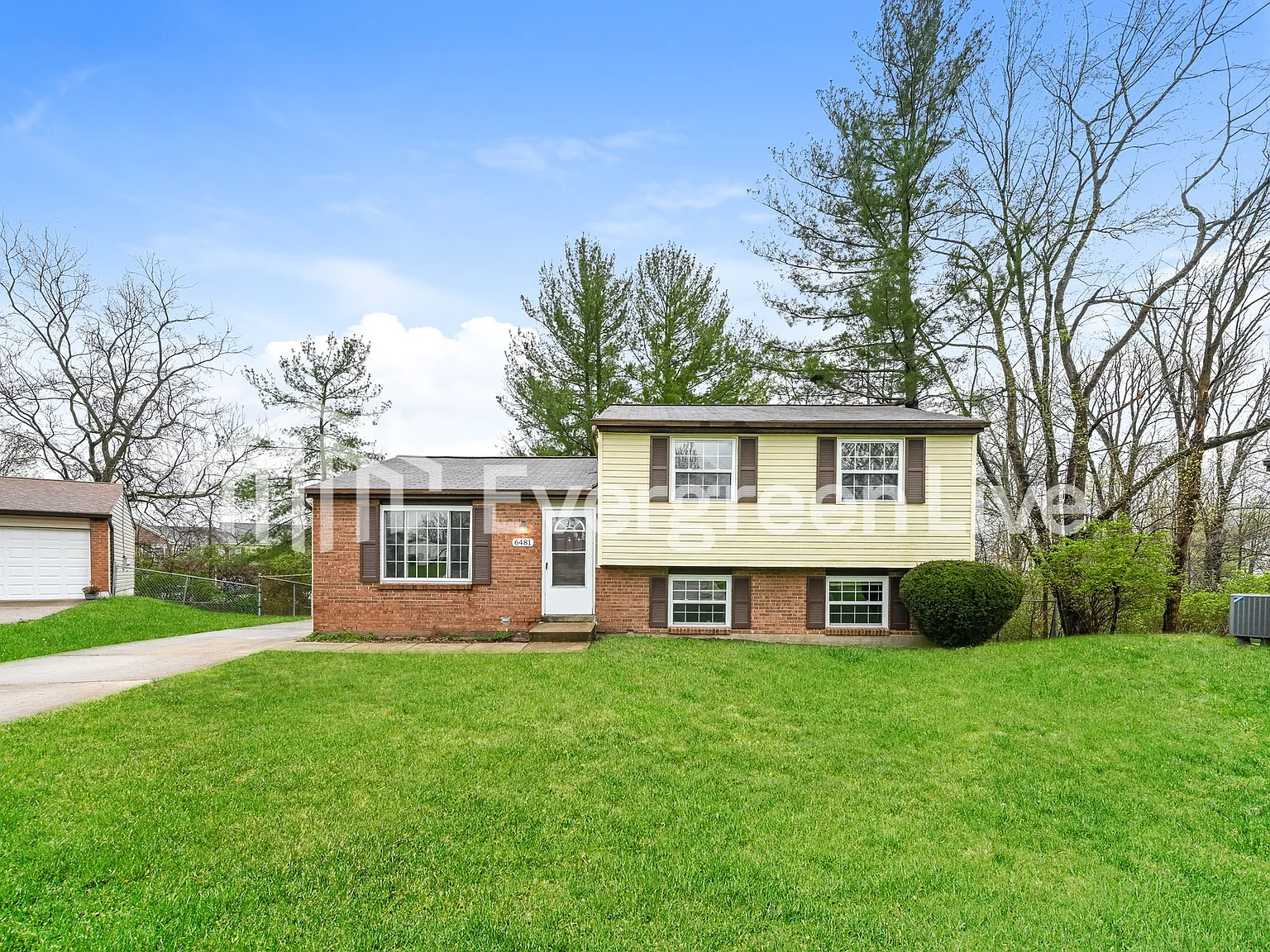 3 bed, 1.5 bath, 1400 sqft, $1,895 — Photo 1