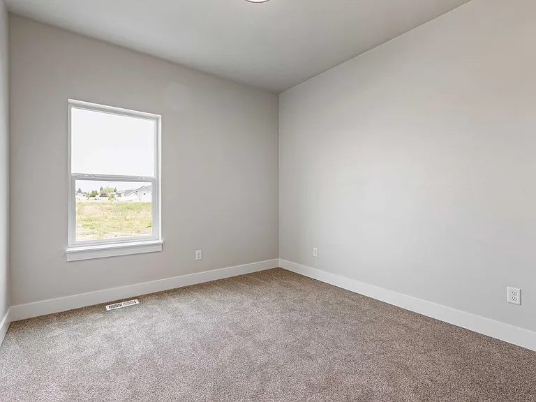 569 Idaho Ave — Photo 19