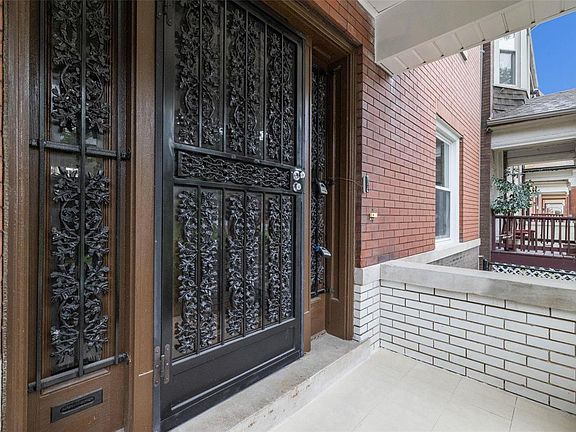 3rd image of 4025 Lexington Ave