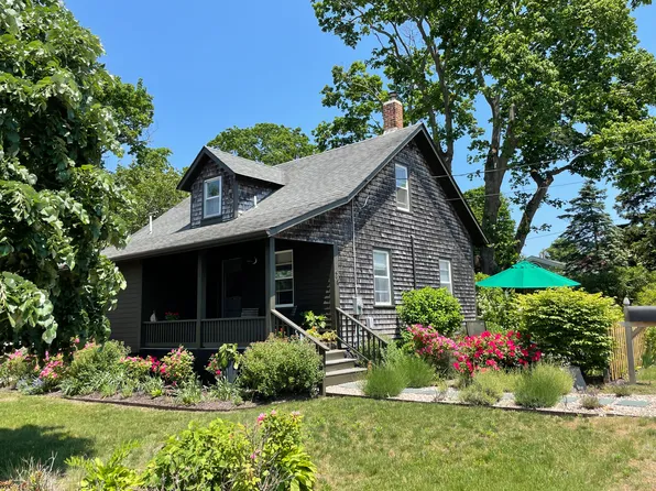 36 Windsor St, Jamestown, RI 02835