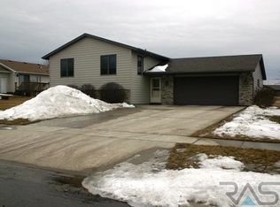 513 Northfield St, Garretson, SD 57030