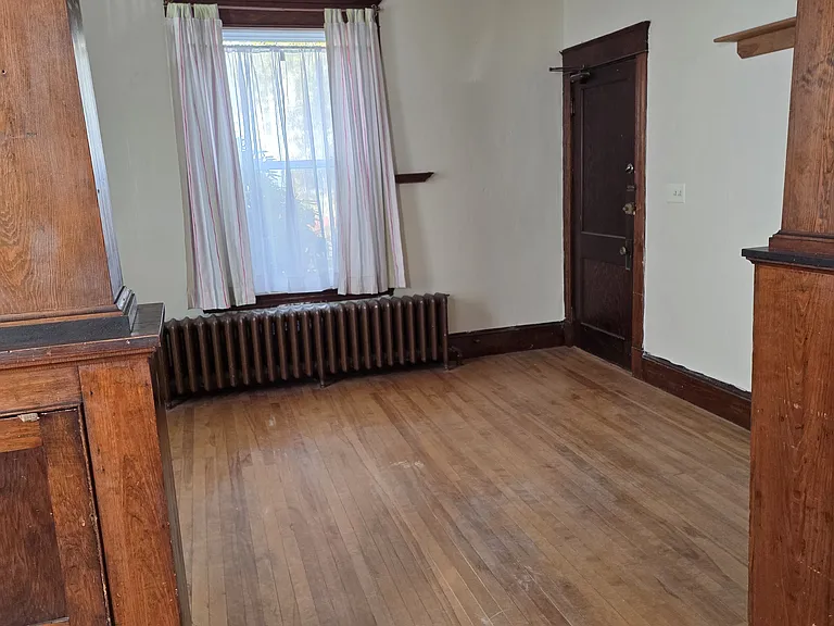 179 College St #3 — Photo 11