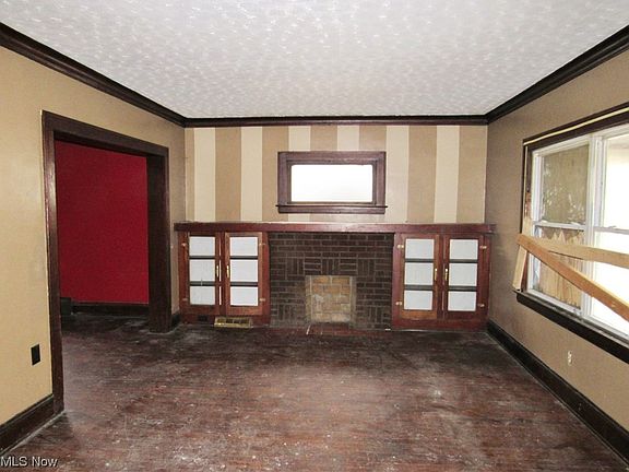 2nd image of 2190 W 105th St
