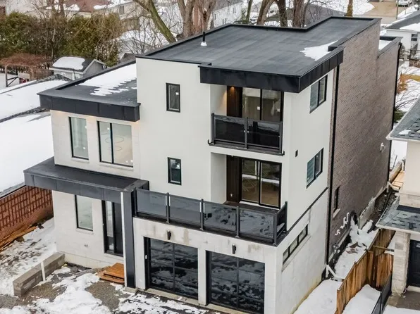 711 Hillview Cres, Pickering, ON L1W 2R6