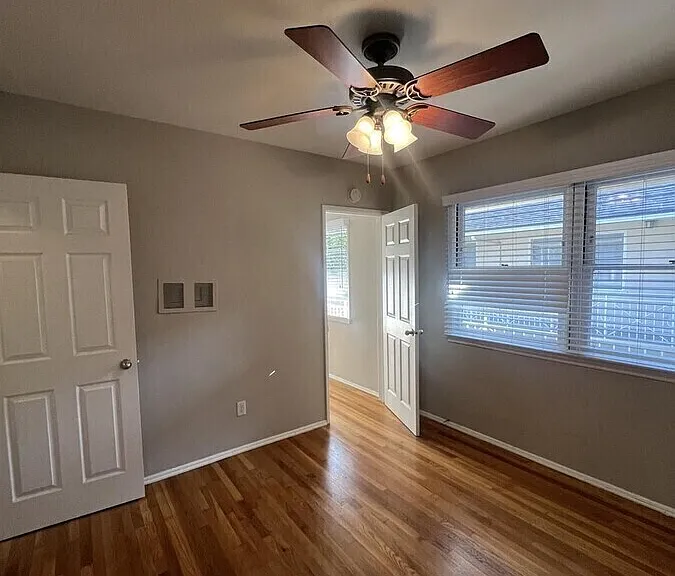 335 S Los Robles Ave #R — Photo 4