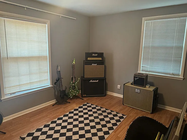 332 Lynn Dr — Photo 21