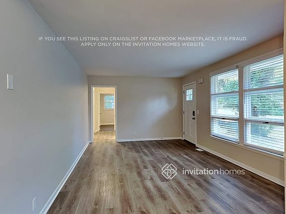 4th image of 562 Whispering Hills Dr