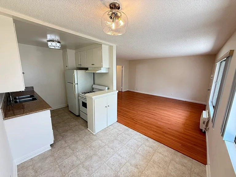 5433 Barton Ave #7 — Photo 9