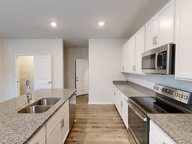 Westmoreland Estates — Photo 13