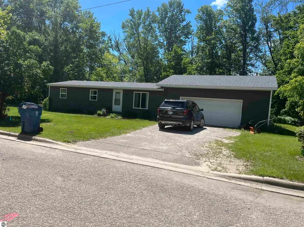 380 North St, Standish, MI 48658