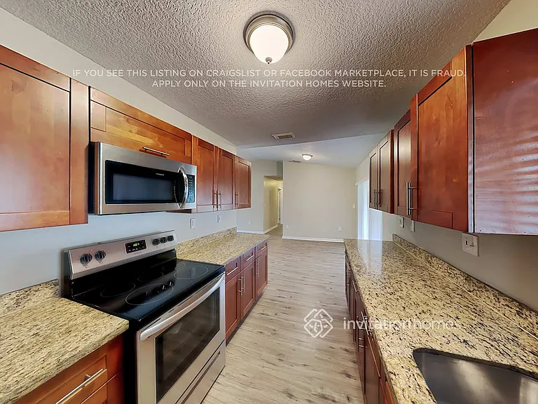 17035 SW 145th Ave — Photo 7