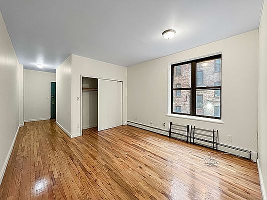 2nd image of 359 E 21st St APT 2R