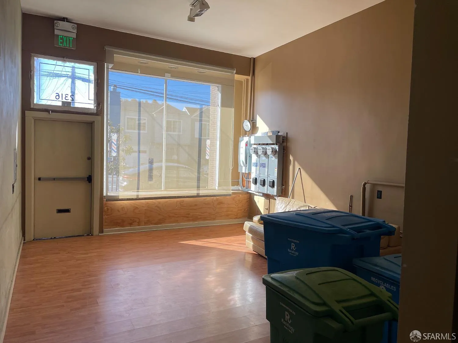 1 bed, 1.0 bath, 900 sqft, $2,300 — Photo 2