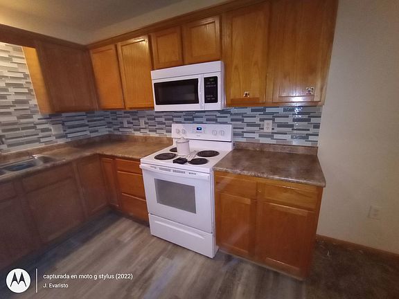 5th image of 296 NE Satinwood