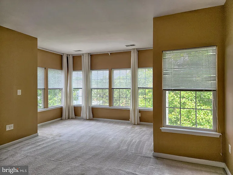 13906 Gothic Dr — Photo 25