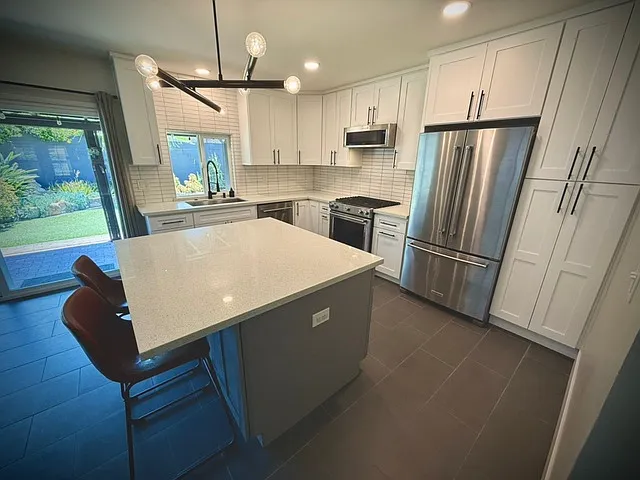 496 Converse Ave — Photo 4