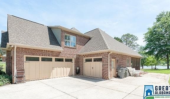 3rd image of 90 Bellbrook Dr