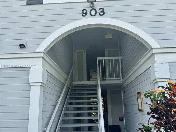 903 NE 199th St APT 101, North Miami Beach, FL 33179