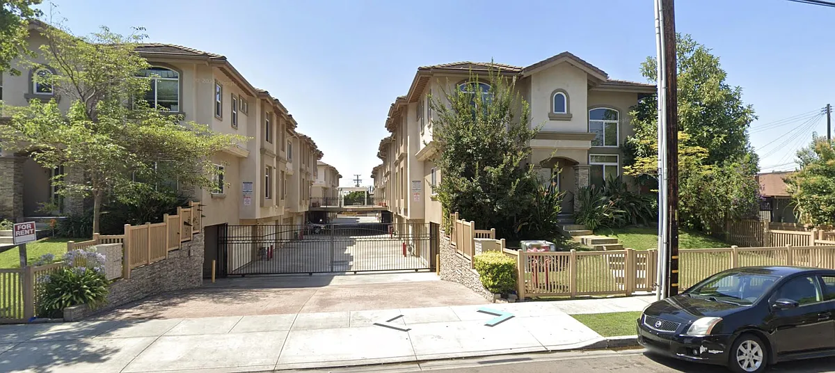 Front of community - Elm Vista Dr