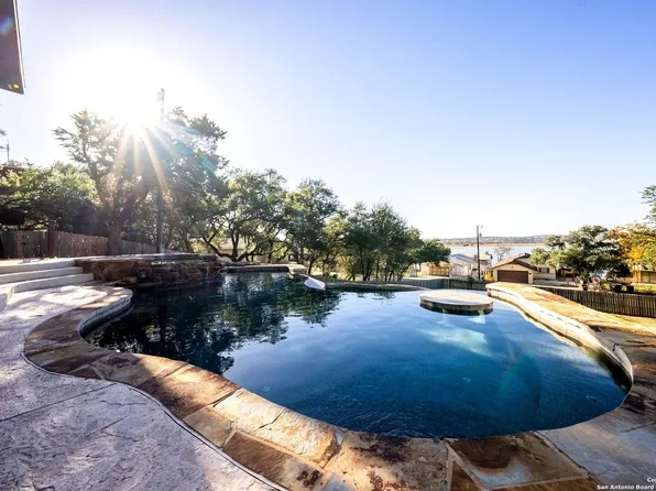 435 Carpenter Dr, Canyon Lake, TX 78133