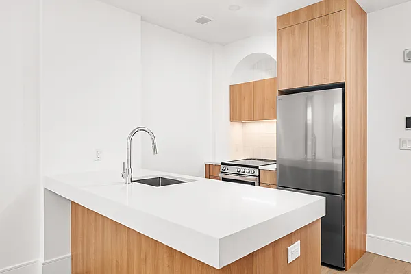 151 South Elliott Place #8F