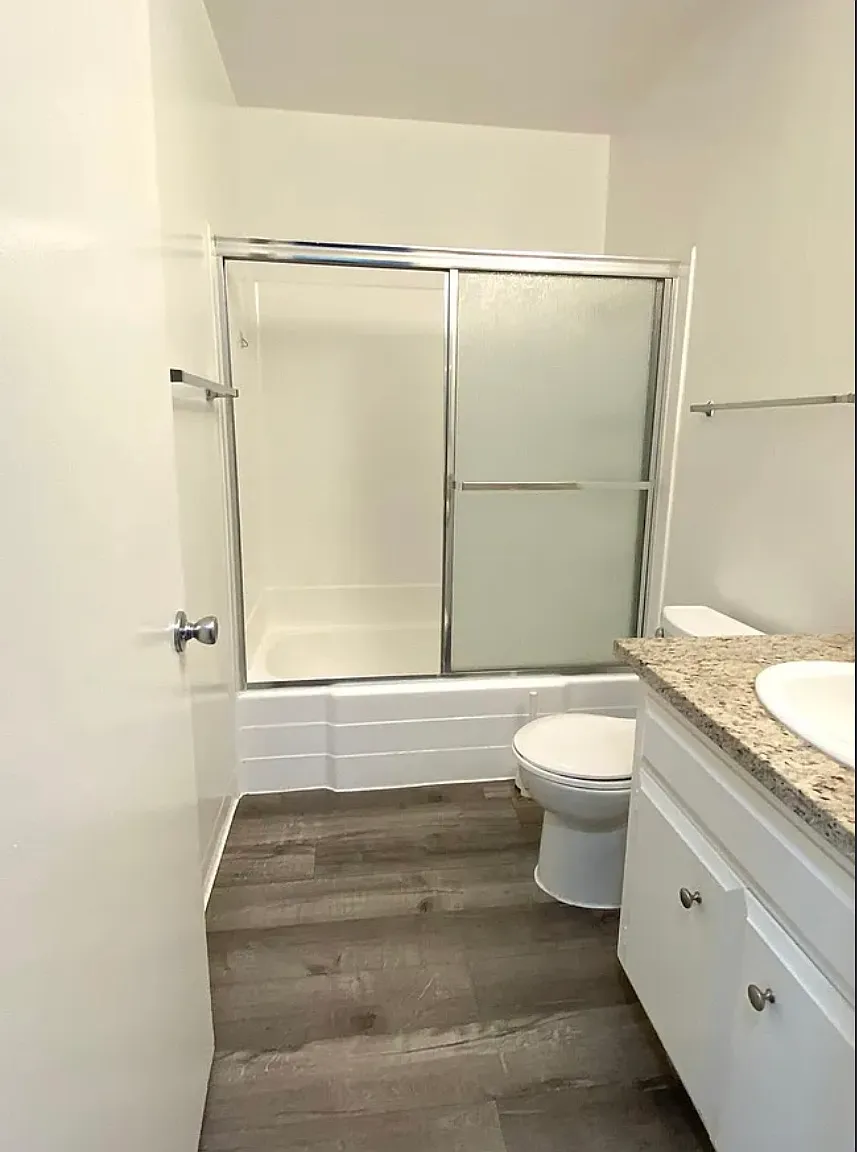 2 bed, 875 sqft, $2,600 — Photo 3
