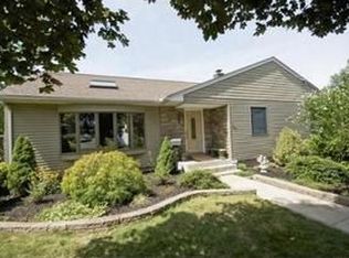 20 Lester St, Chicopee, MA 01020