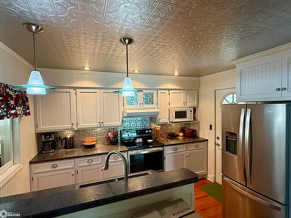 3rd image of 501 S Olive St