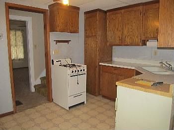 4th image of 7 1/2 N 9th St