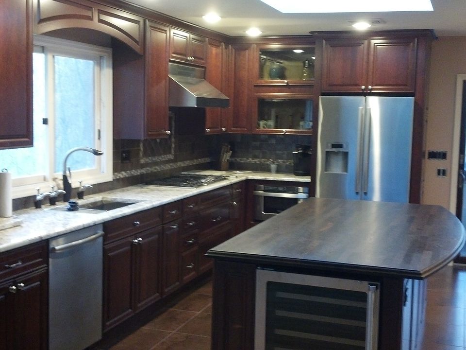 2nd image of 8 Turnberry Ct