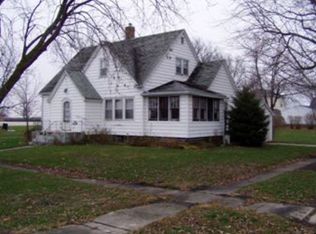 605 Garfield Ave, Farnhamville, IA 50538